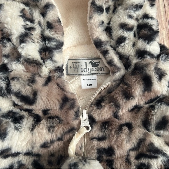 Widgeon Faux Fur Animal Print Vest - Picture 2 of 7
